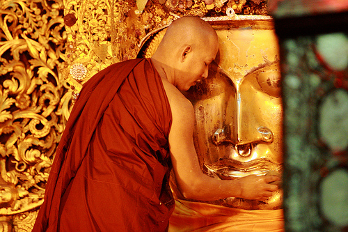 032213_Burma Buddha Conflict_DamianHR